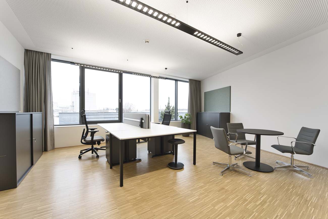 00005_office_web